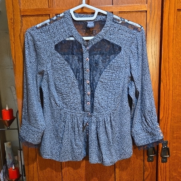 Free People Tops - Size 0 Free People Lace Pintuck Blouse